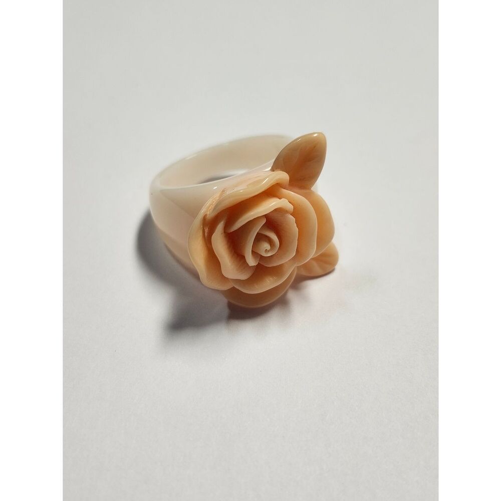 Sparklemuse Acrylic Rose Classic Ring In Ivory Classic Cream Orange Sherbet Sz 8
